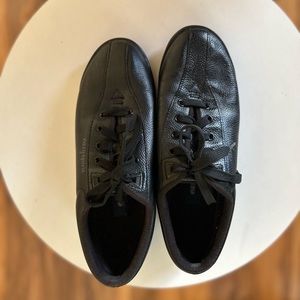 Easy spirit sneakers size 6